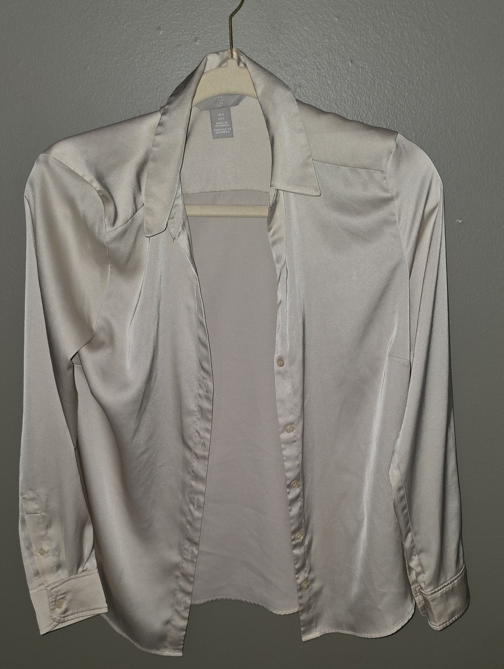 H&M Women's Satin Button-Down Shirt in Light Cream